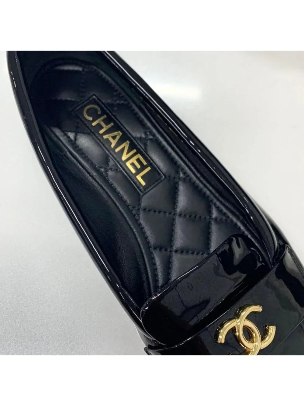 Chanel CC Logo Patent Loafers Black - Picture 7 of 10